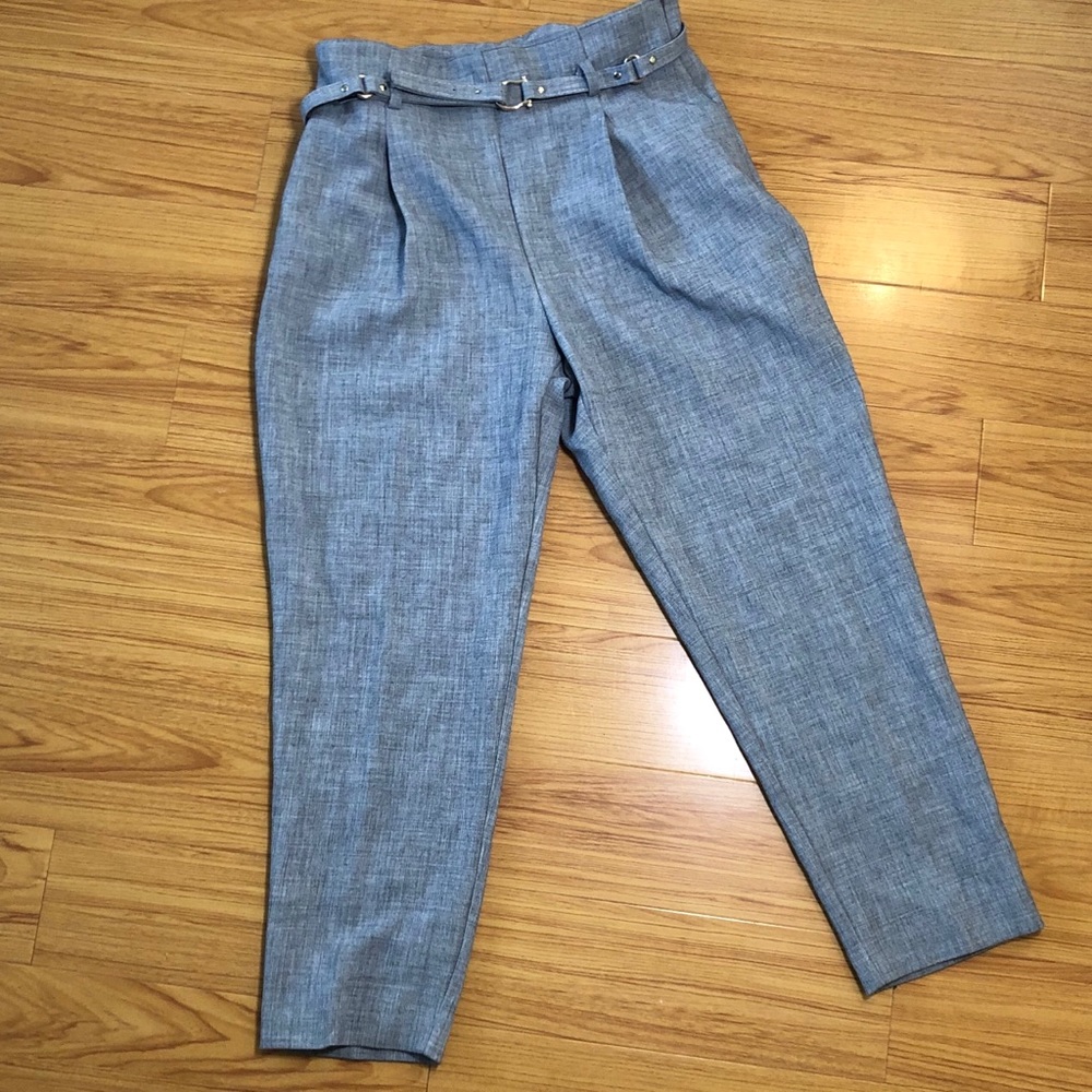 Grey pants with belt